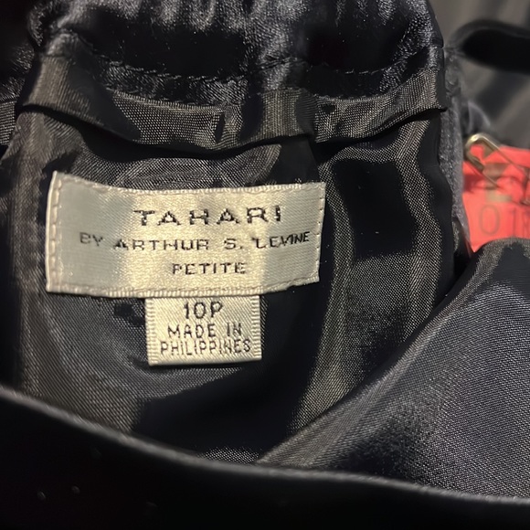 #10 Tahari By Arthur Levine 3 pc Suit set - Picture 4 of 6